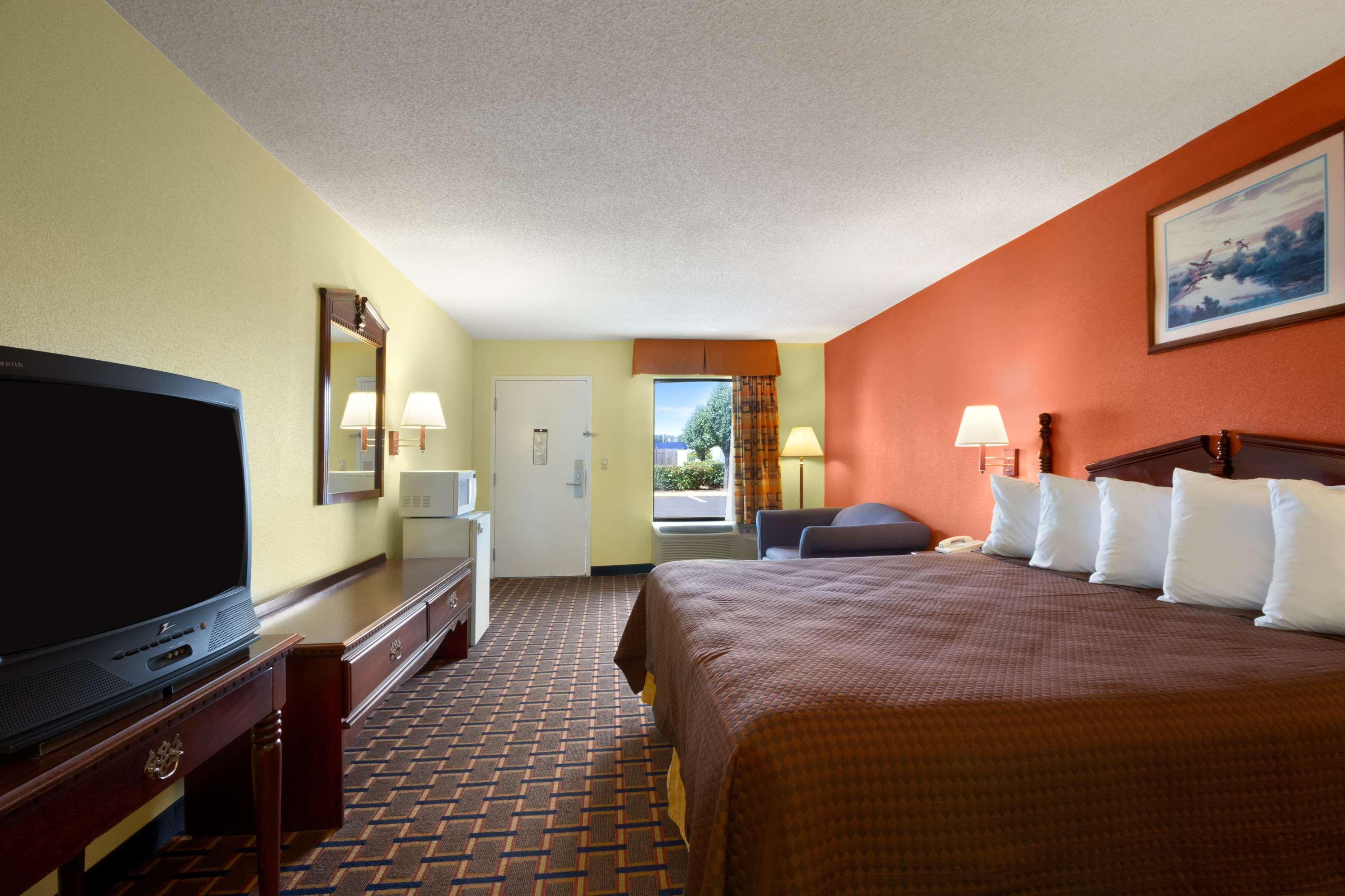 Days Inn By Wyndham Richburg Kültér fotó
