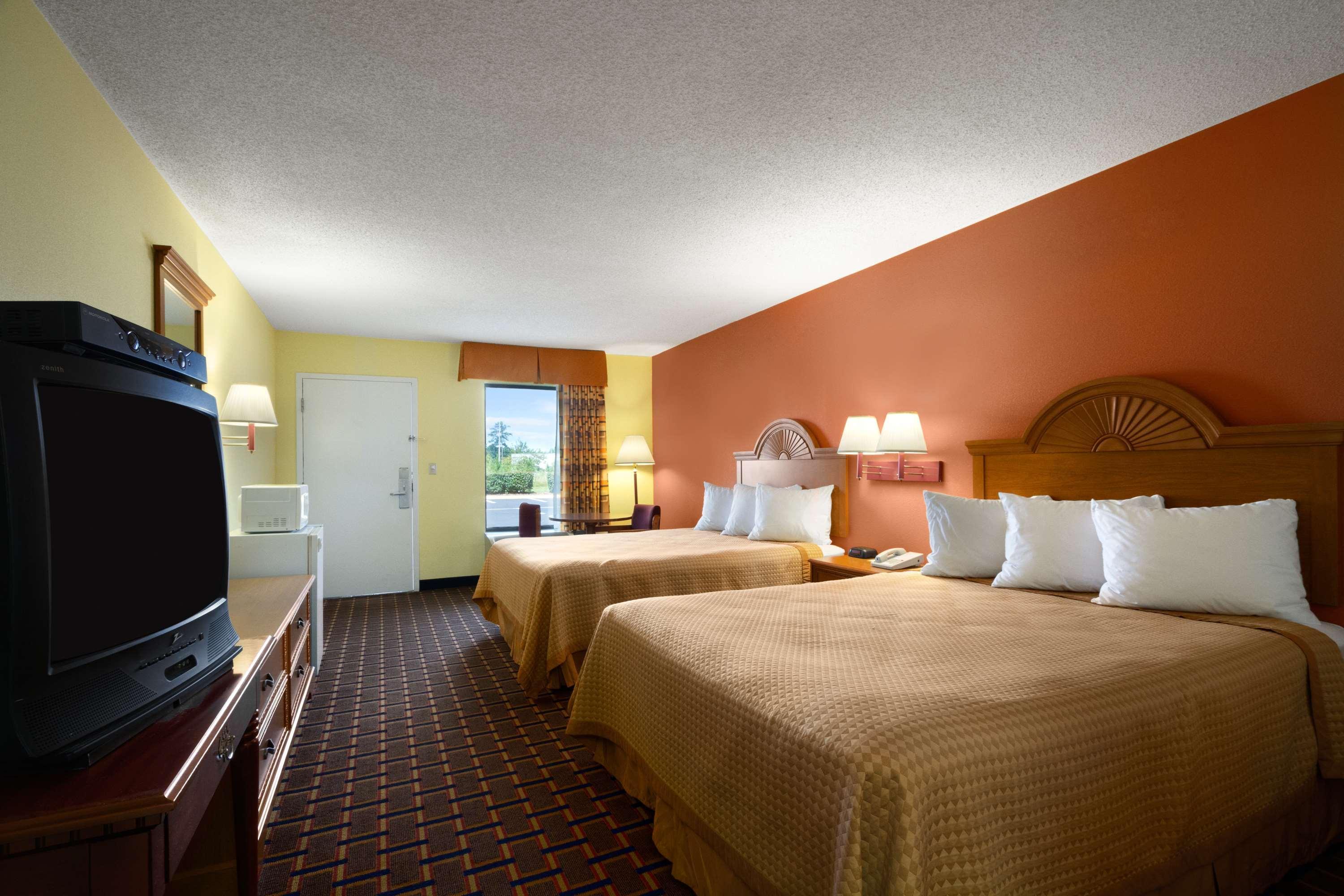 Days Inn By Wyndham Richburg Kültér fotó