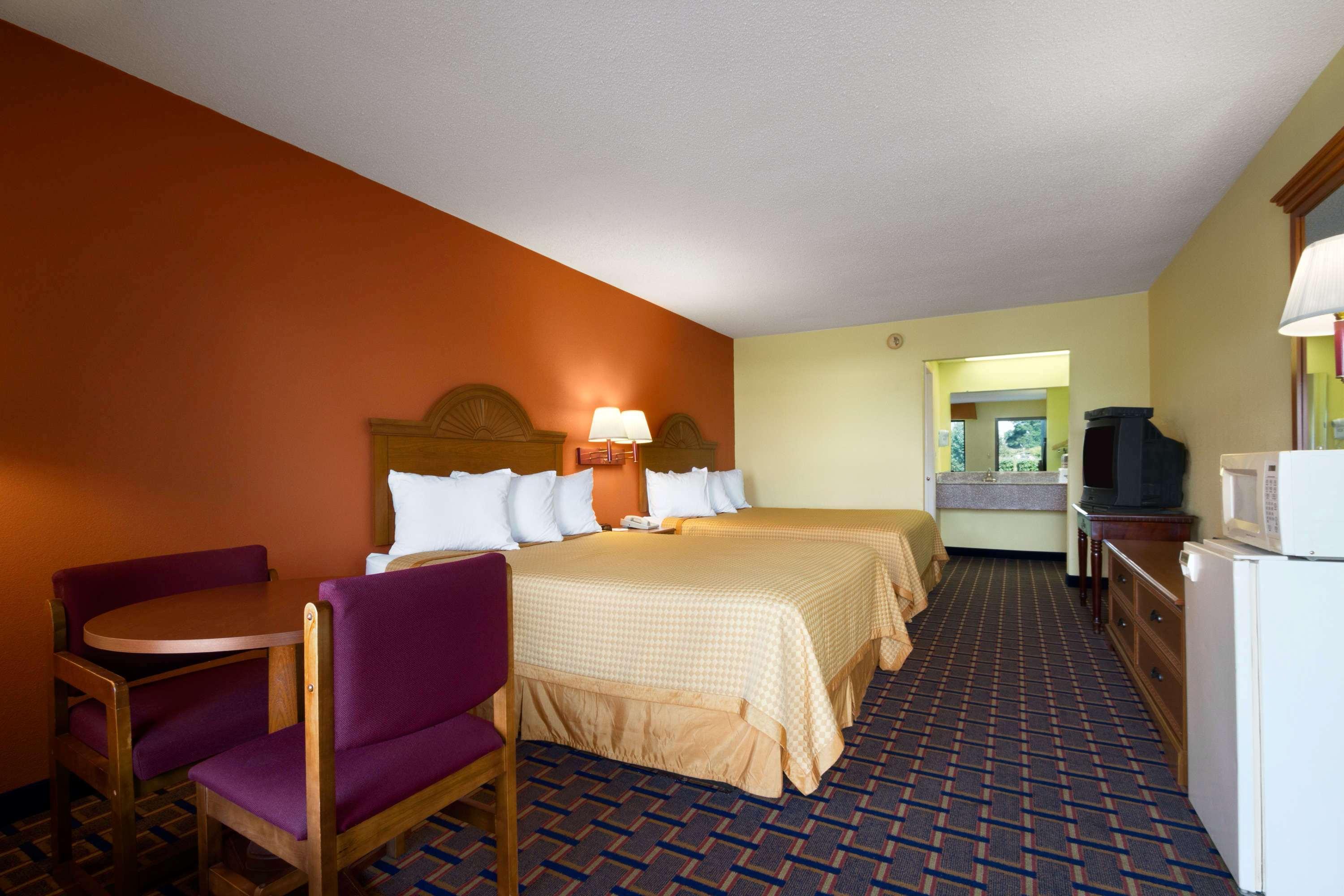 Days Inn By Wyndham Richburg Kültér fotó