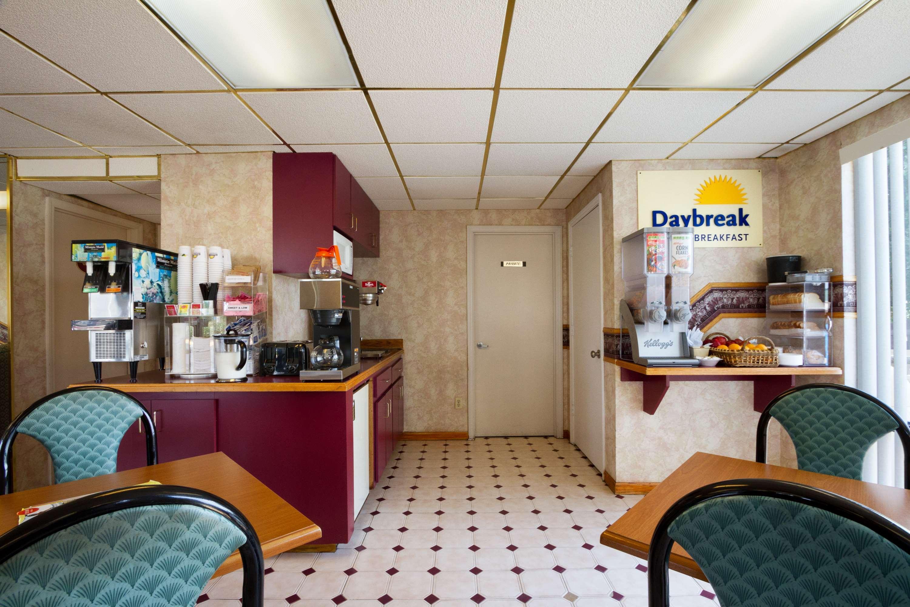 Days Inn By Wyndham Richburg Kültér fotó