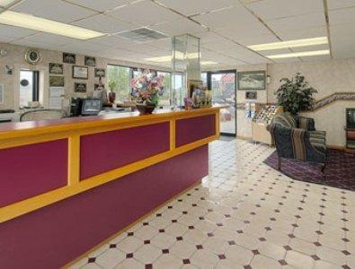 Days Inn By Wyndham Richburg Beltér fotó